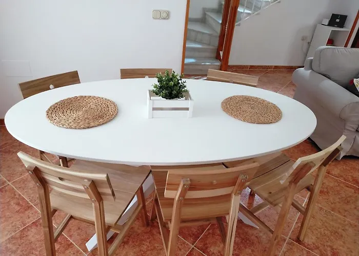 Casa Playa, Terraza Y Garaje نيرخا