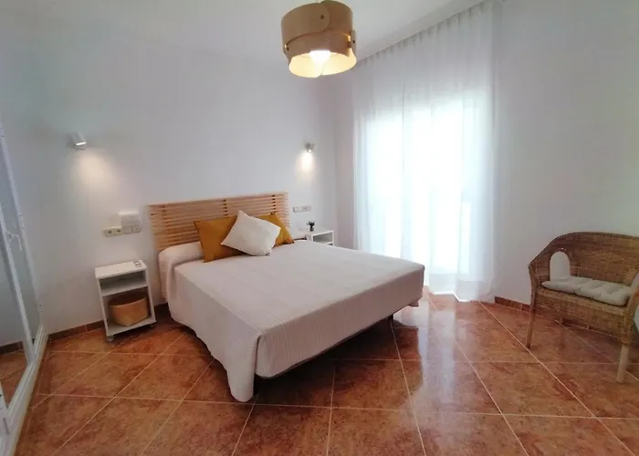 Casa Playa, Terraza Y Garaje Nerja